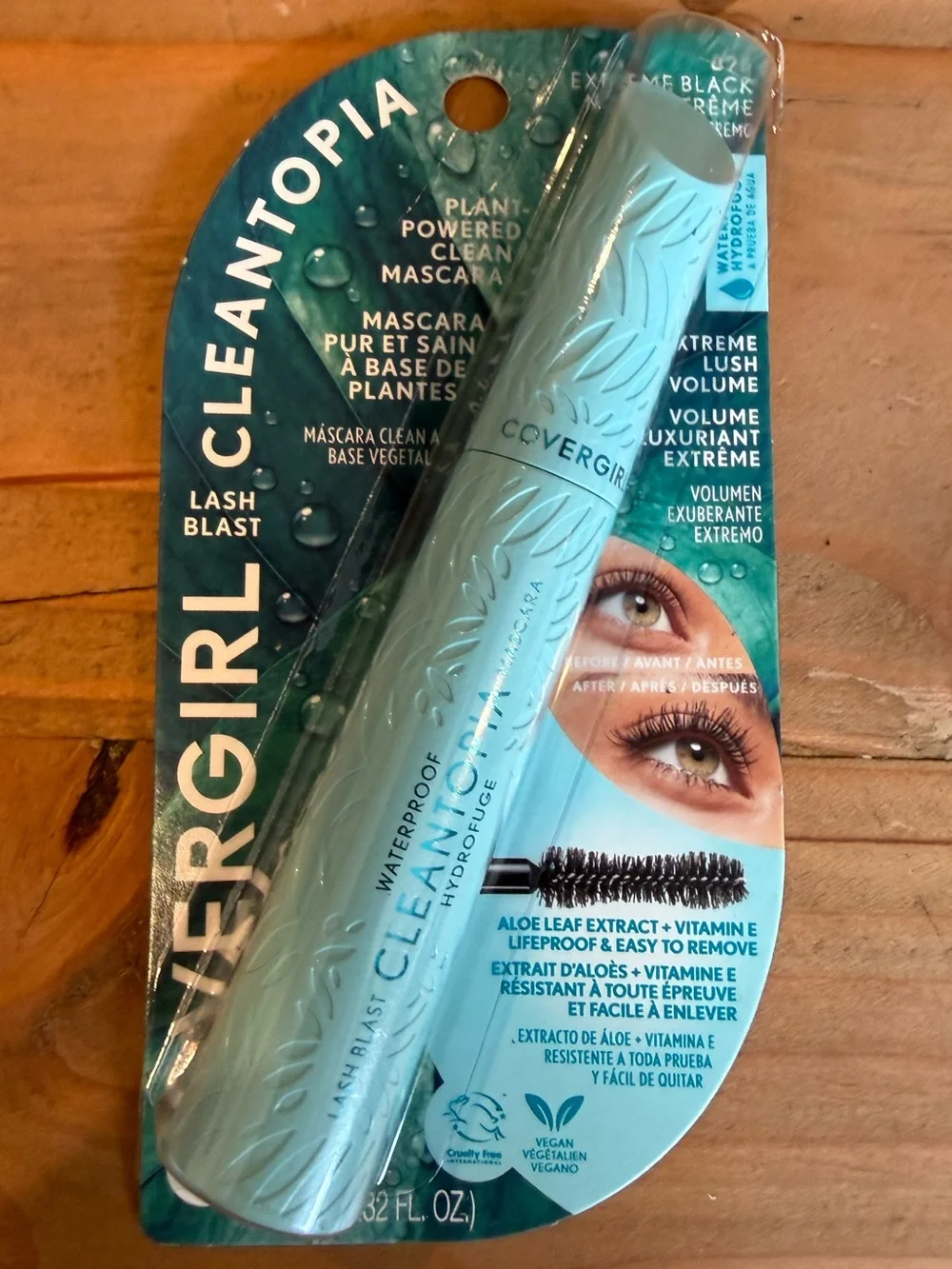 COVERGIRL NWT EXTREME BLACK MASCARA